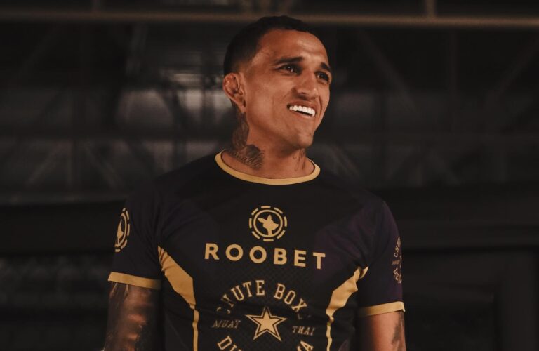 Charles Oliveira smiling