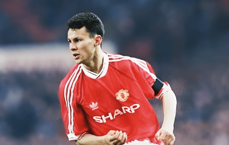 Ryan Giggs playing