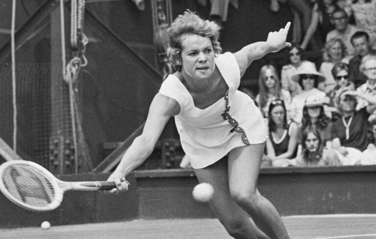 Evonne Goolagong playing