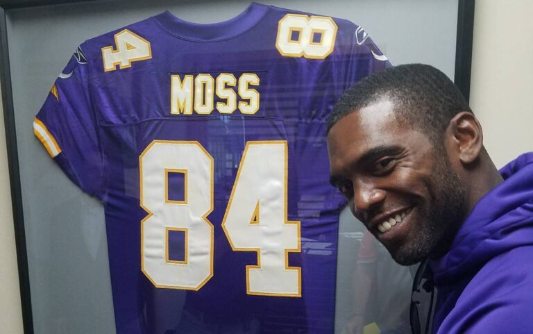 Randy Moss with his jersey